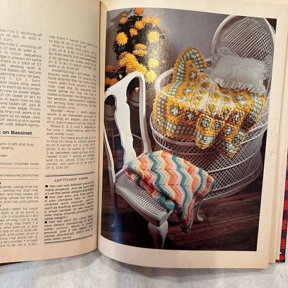 Book Crocheting and Knitting Patterns Vintage Better Homes and Gardens 1977 - Picture 11 of 13
